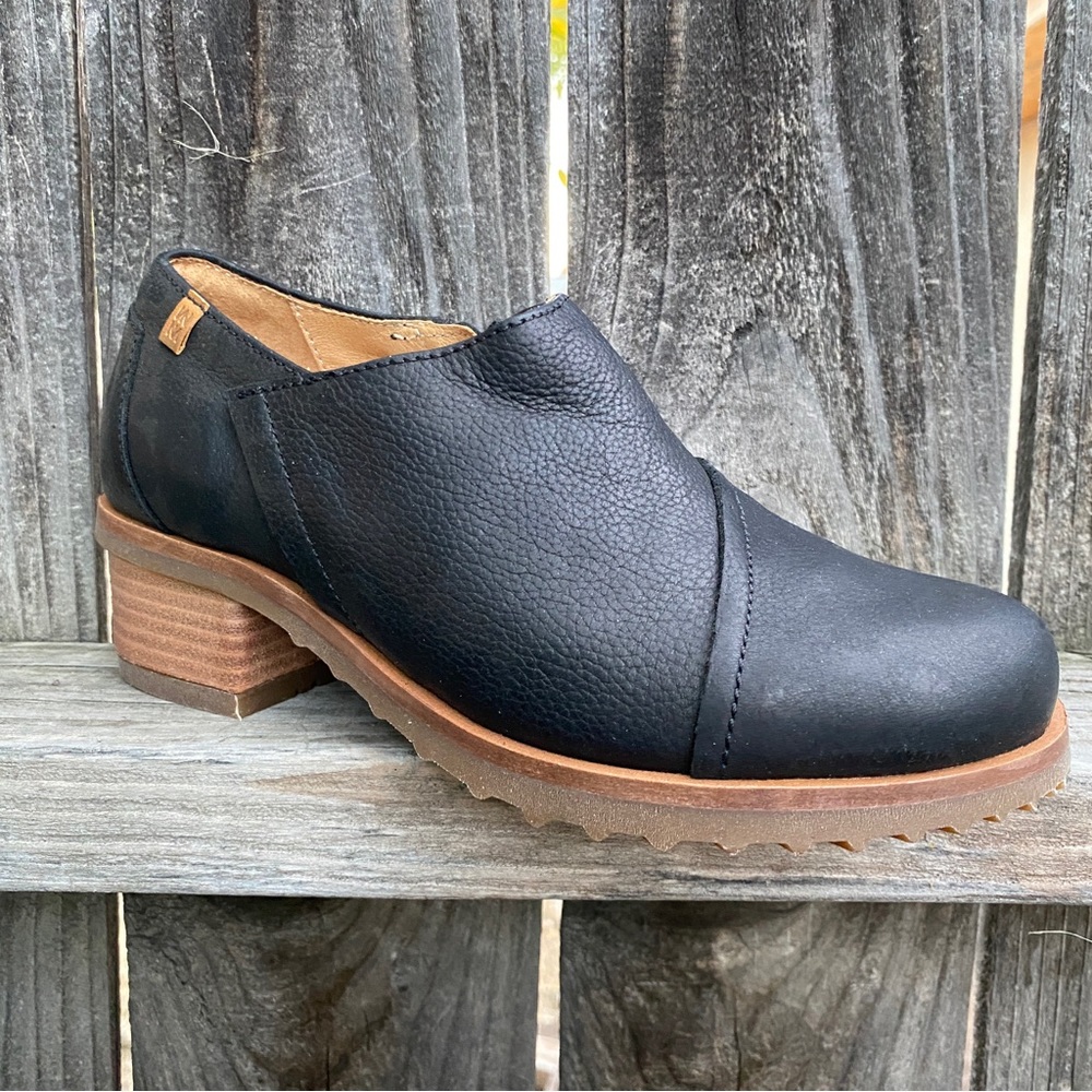 El Naturalista Womens Shoes 37 Size 7 US Spain Black Leather